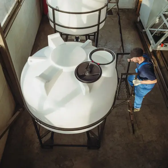 Емкость ЦКТ 3000 л с патрубком 160мм с фланцем под плотность до 1,5 г/см3 белая в обрешетке