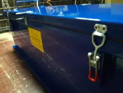 Горизонтальный герметичный специализированный контейнер для сбора, хранения, транспортировки отработанных ртутьсодержащих ламп, боя и брака люминесцентных ламп ГСК 1250, 1250х350х550 мм